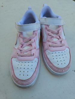 Girls NIKE Pink Court Borough Shoes