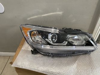 2016-2017 Honda Accord Right Headlight 