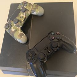 PlayStation4 With 2 Controllers