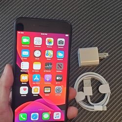 iPhone 7 Plus - UNLOCKED - Like New 