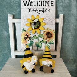 Farmhouse bee & sunflower hanging pic & Bee Garden Gnomes