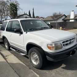 1999 Ford Explorer