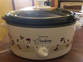 Pick up Meriden West Bend crock pot. Excellent condition.