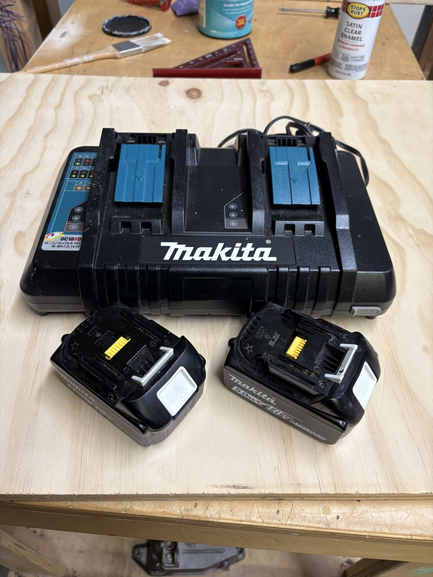 Makita Dual Rapid Charger And 2 5.0 Batteries