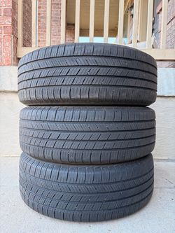 225-65-17 / THREE TIRES / MICHELIN