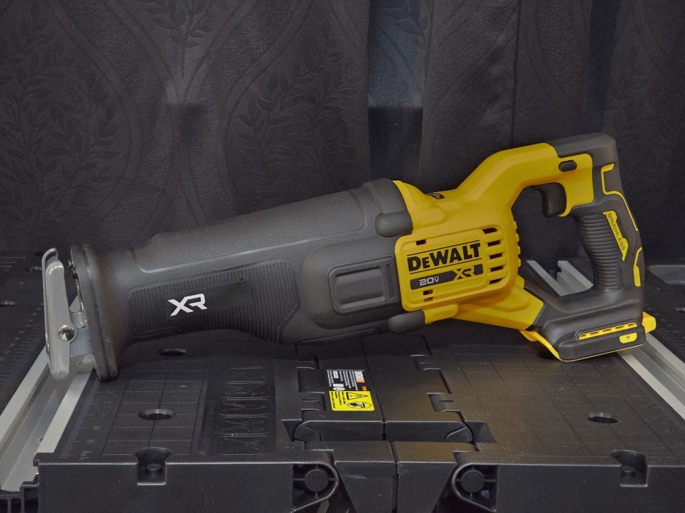 Dewalt 20v XR Reciprocating Saw