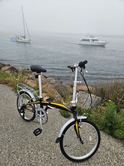 KHS F20 Folding Bike - 20” Wheels - Great City/Beach Bike
