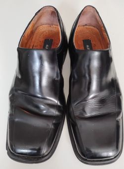 Men's dress shoes