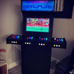 4-Player Arcade cabinet with 12,000 Games!