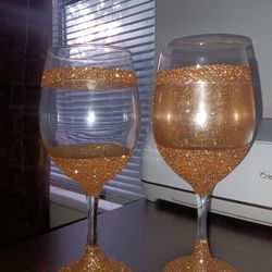 Champagne His & Her Glasses 