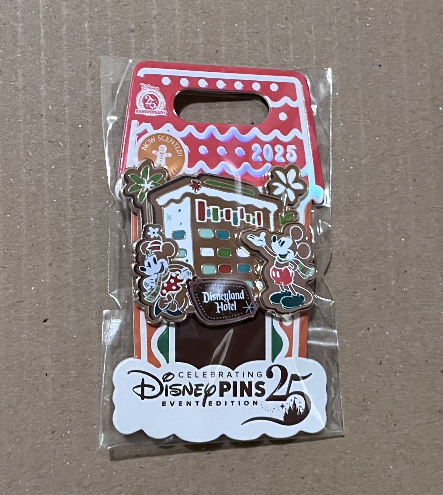 2025 Disney Parks Pin Gingerbread Disneyland Hotel Mickey and Minnie LE Pin