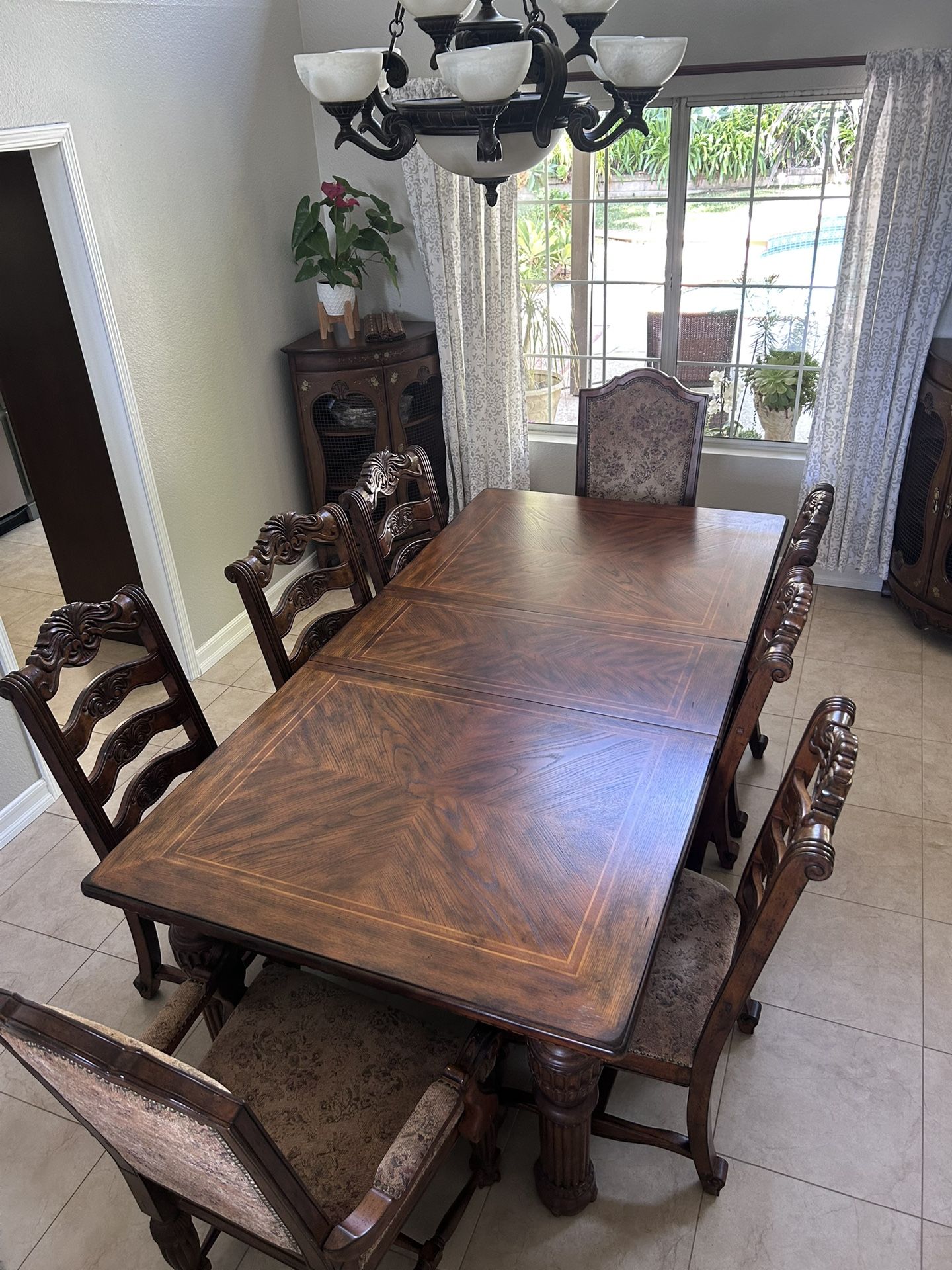 Broyhill Dining Room Table With 8 Chairs