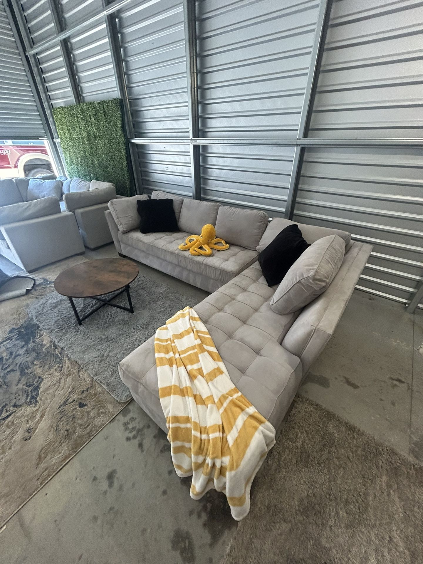Sectional Sofa/ Couch DELIVERY AVAILABLE