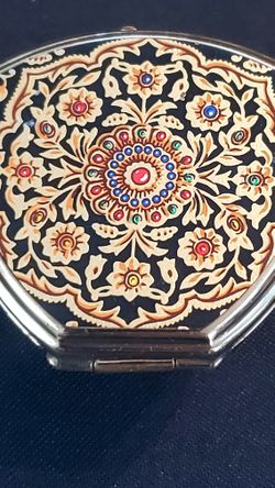 Vintage Lipstick Holder With Mirror