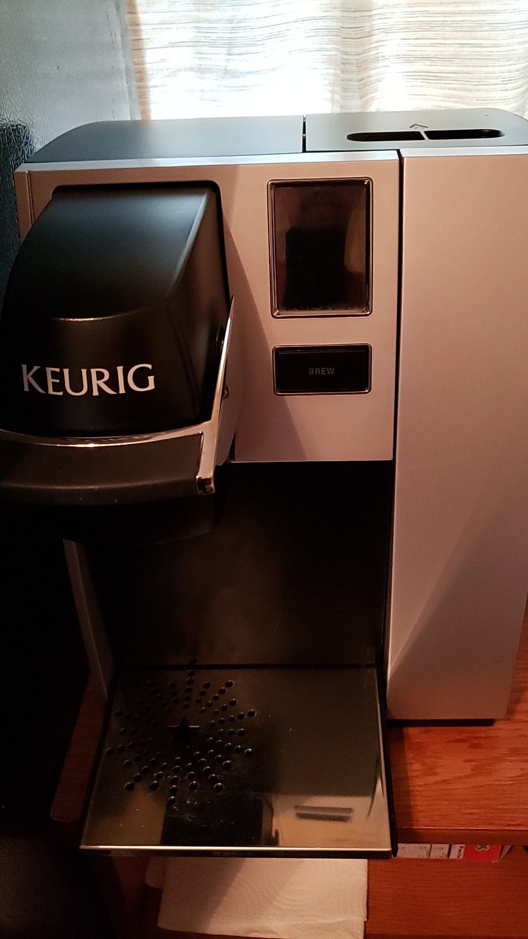 Keurig restaurant style coffee maker with touchscreen