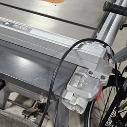 Rigid Table Saw R4512