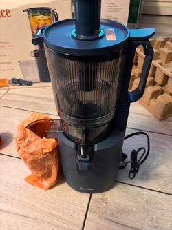 Our Place Cold Press Batch Juicer