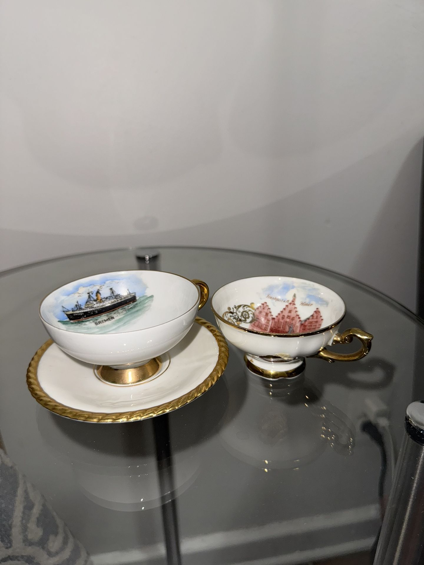 VTG FRANKFURT-M Echt Gold Porcelain Tea Cups Saucer Thomas Germany Bremen Cups
