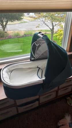 Uppa Baby Vista V2 Bassinett - Emmett color
