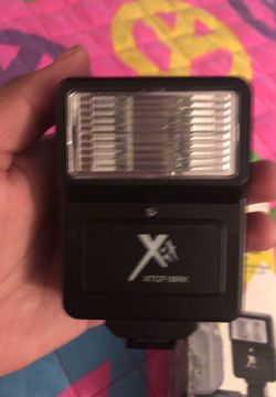 Digital Slave Flash (includes Camera Bracket)