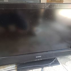 GOOD WORKING TVS GOOD CONDITION 