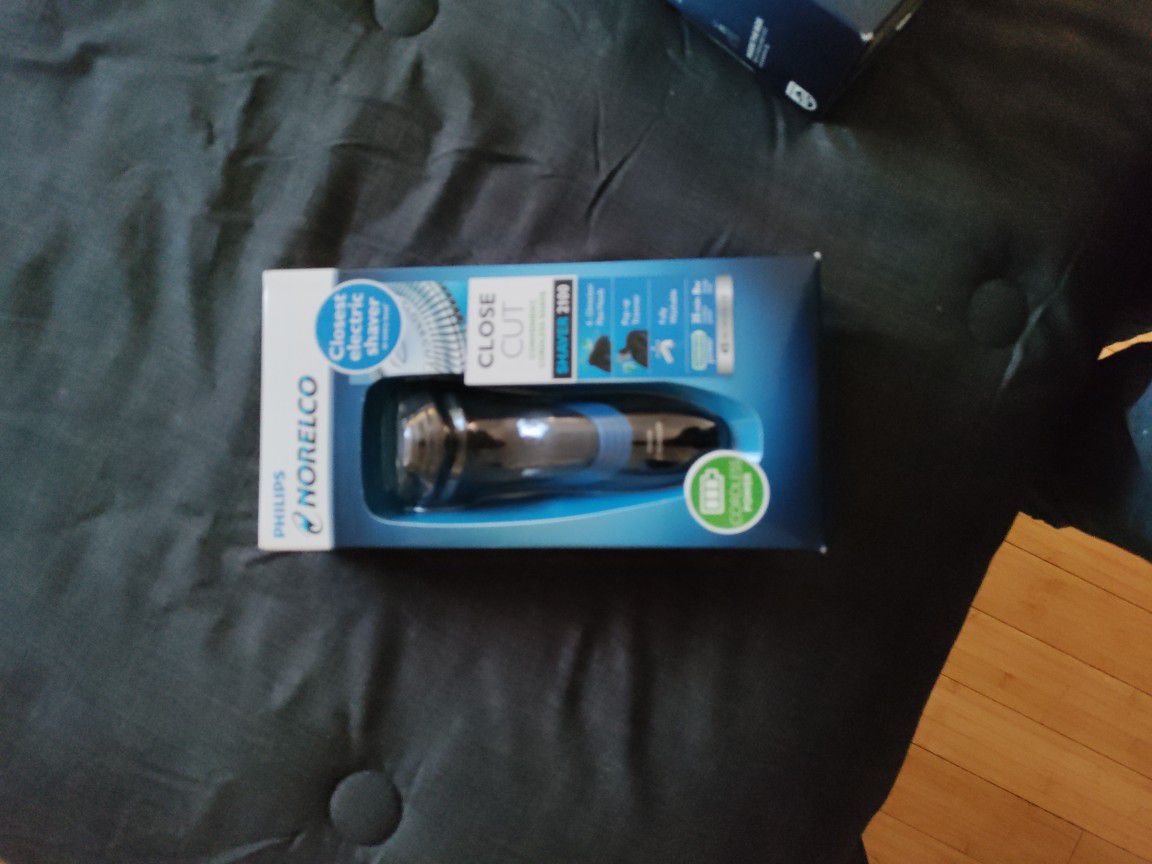 Philips And Norelco SHAVER 2100