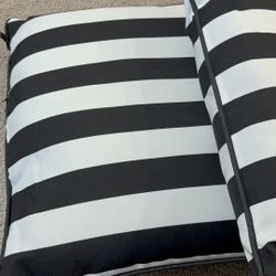 3 pcs throw pillows for $40