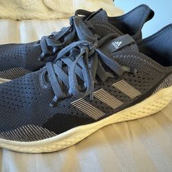 Size 8.5 Women’s Dark Gray/Black/Beige Sneakers