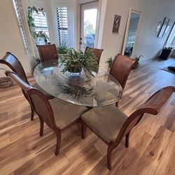 Dining room set table and chairs