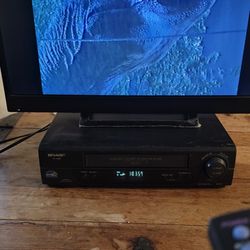 Sharp VCR VC-A582U VHS 4 Head Hi Fi Player Tested Works Properly  

Comes with genuine remote control