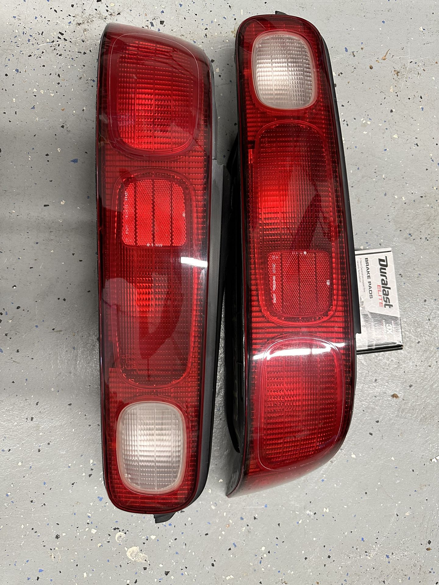 ACURA INTEGRA 98-01 ALL RED TAILLIGHTS 