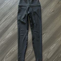  alo leggings - TWO PAIRS - black and camo dark green