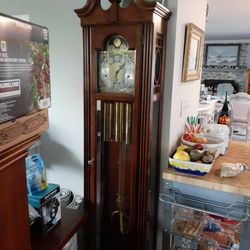Grandfather Clock, Howard Miller Chateau