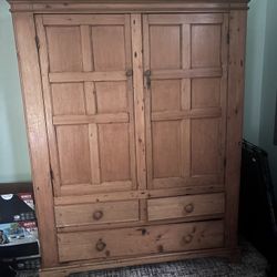 Armoire - Wooden
