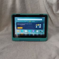 Amazon Fire HD 8 (12th Gen, 2022) Table - Great Condition W/ Case