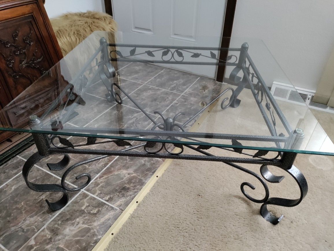 Coffee table made from thick glass and metal! Excellent shape!