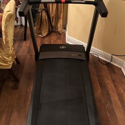 🎯 New Year’s Resolutions Start NOW – NordicTrack T8.0 Treadmill 🎯