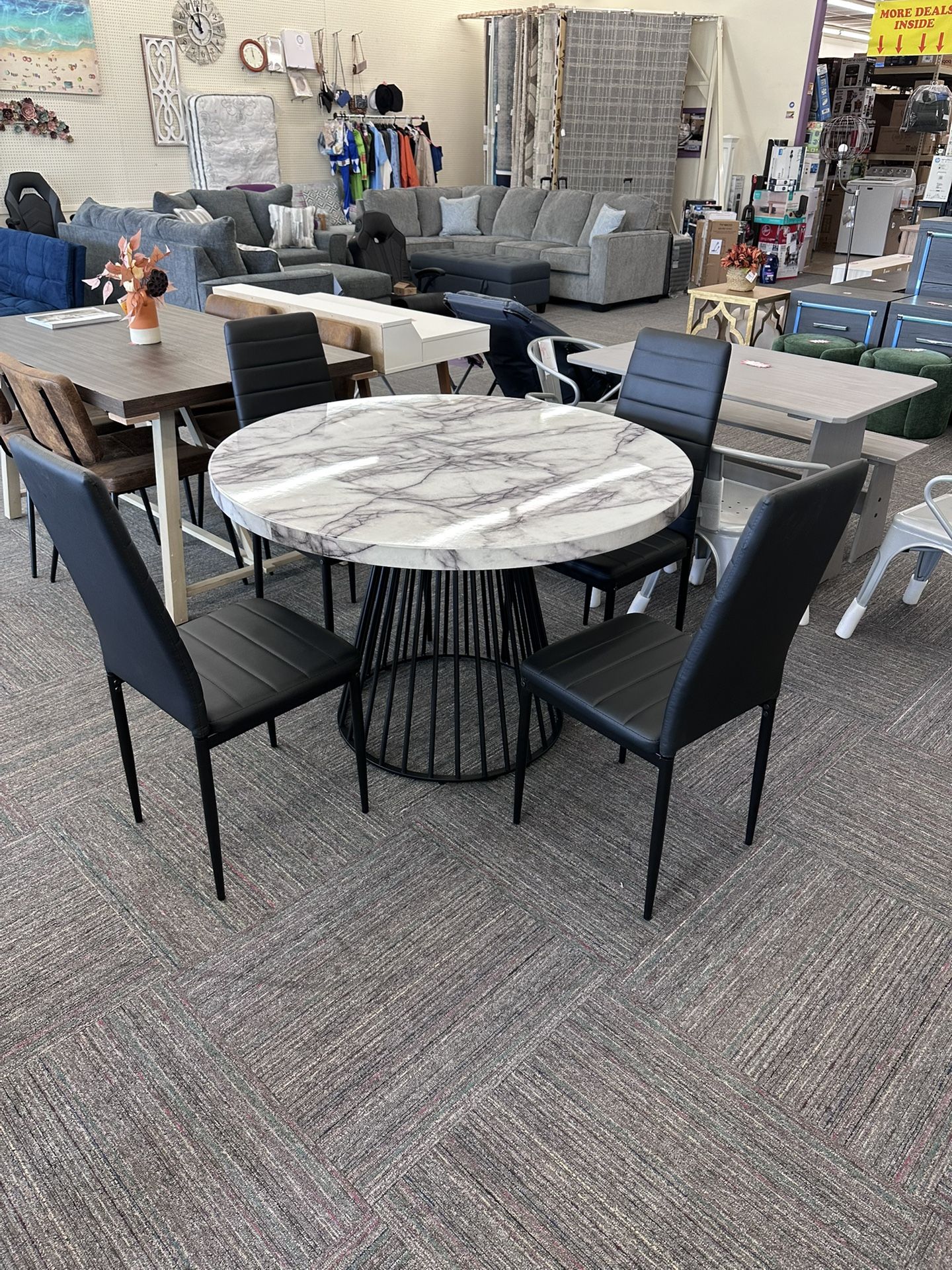 Dining Set of 5, 45" Round Indoor Dining Table, 4 Dining Chairs PU Leather, New