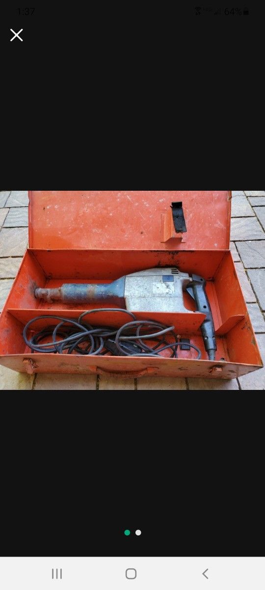 BOSCH ELECTRIC HAMMER.... NEEDS TLC...