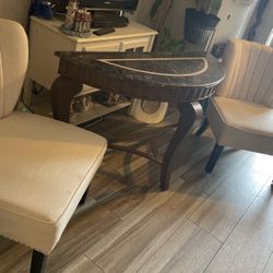 Hon mom table and two sofas