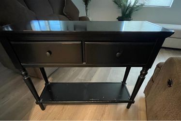 Entry way table