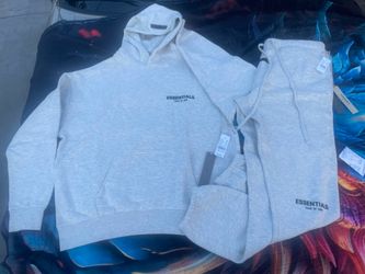 BRAND NEW ESSENTIAL’S HOODIES & SWEAT PANSE