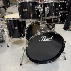 Pearl Forum 5pc Drum Set