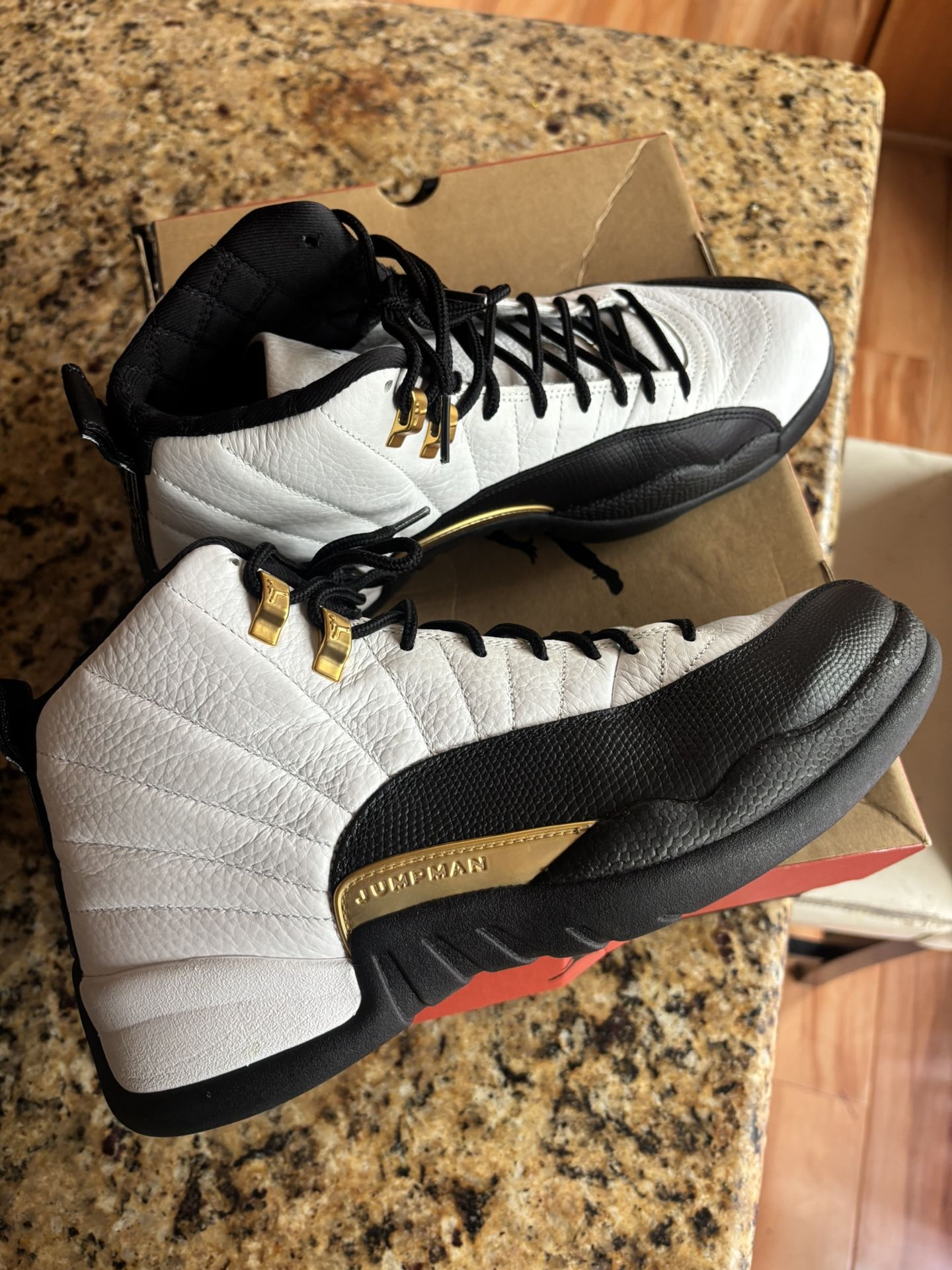 Jordan 12 Royalty Taxis