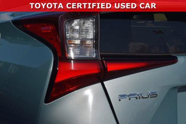 2021 Toyota Prius Thumbnail