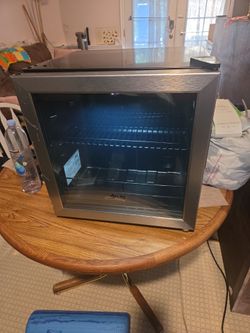 Artic King Mini Fridge