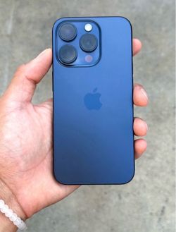 UNLOCKED iPhone 15 Pro 128 GB