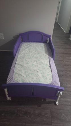 Toddler bed