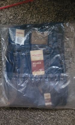 Wranglers mens jeans NWT in packaging  34x32
