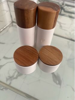 Salt & pepper shakers